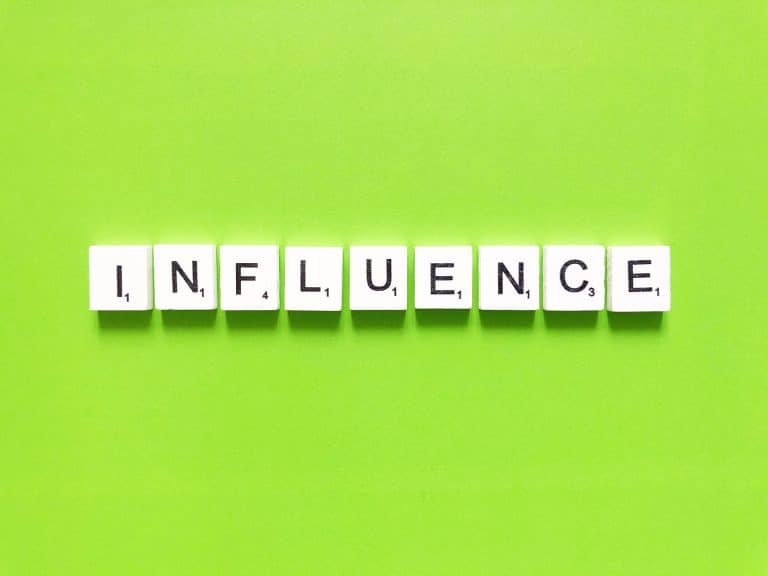 Les formations en marketing d’influence pour développer votre visibilité sur les réseaux sociaux